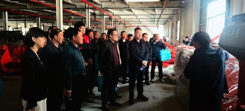 山東省“十百千萬”農(nóng)機推廣大行動 菏澤市小麥玉米精量播種技術(shù)推介活動在山東奧龍舉辦